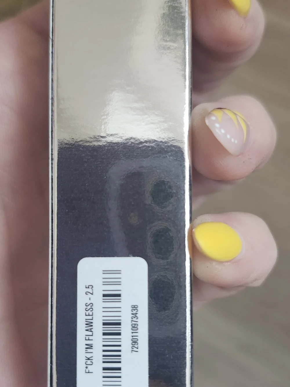 IL MAKIAGE Multi-Use Perfecting Concealer - Silver Box with Yellow Accent